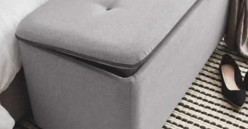Banco con almacenaje tapizado Burcot – Gris en contraste