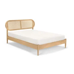 Cama Europea Reema – Roble Natural y Mimbre