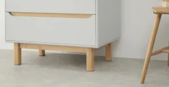 Cómoda Alta Jayden – Gris y Roble