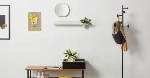 Estantería con accesorios Assembly de Tom Pigeon – Blanco