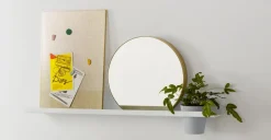 Estantería con accesorios Assembly de Tom Pigeon – Blanco