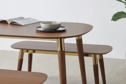 Juego de Bancos y Mesa de Comedor Edelweiss – Nogal y Dorado