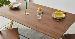 Mesa de Comedor Keaton – Nogal y Metal