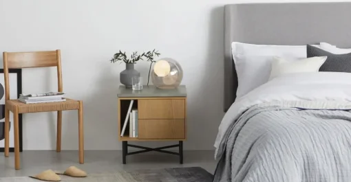 Mesa de Noche Dara – Roble & Hormigón