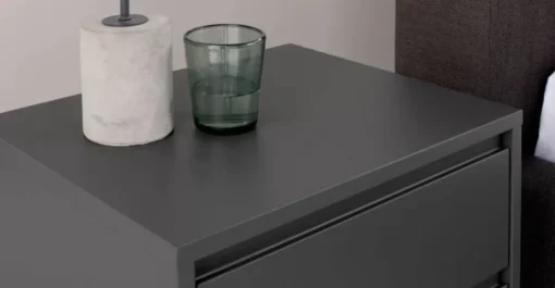 Mesa de Noche Elona – Gris Carbón y Acero Inoxidable