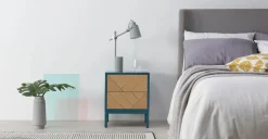 Mesa de noche Mera – Roble y azul cerceta