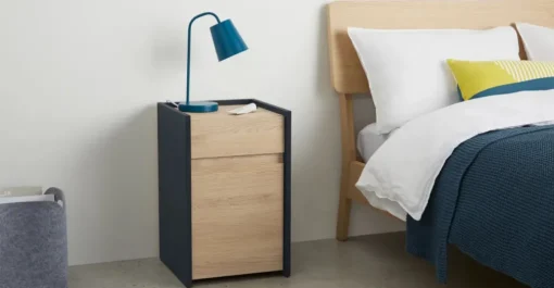 Mesa de noche Stu – Efecto roble y azul océano