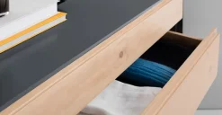 Cómoda Finnick – Pino y Gris