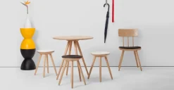 Juego de 2 sillas de comedor Kitson – Fresno natural y negro