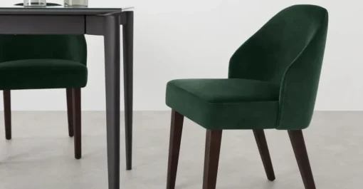 Juego de 2 sillas de comedor Alec – Terciopelo verde pino y patas de madera teñida