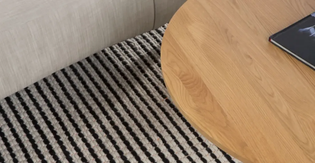 Mesa de Centro Redonda Range – Roble macizo y Metal