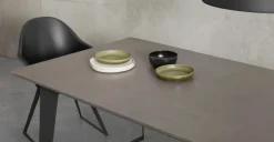 Mesa de Comedor Boone – Hormigón