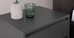 Mesa de Noche Elona – Gris Carbón y Acero Inoxidable