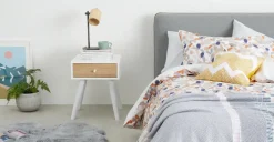 Mesa de noche Larsen – Roble y blanco