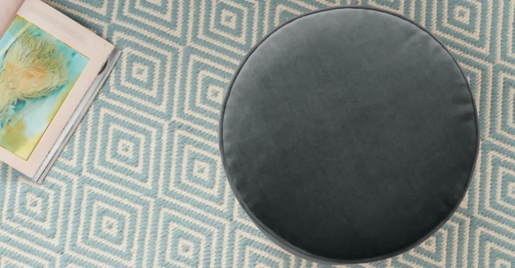 Puf con Base de Acero Inoxidable Hetherington – Gris Medianoche